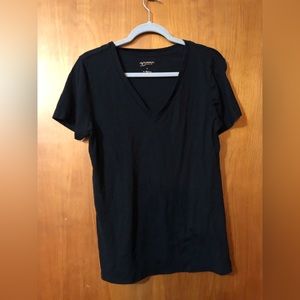 Arizona Jean's black v neck short sleeve t-shirt. XL.